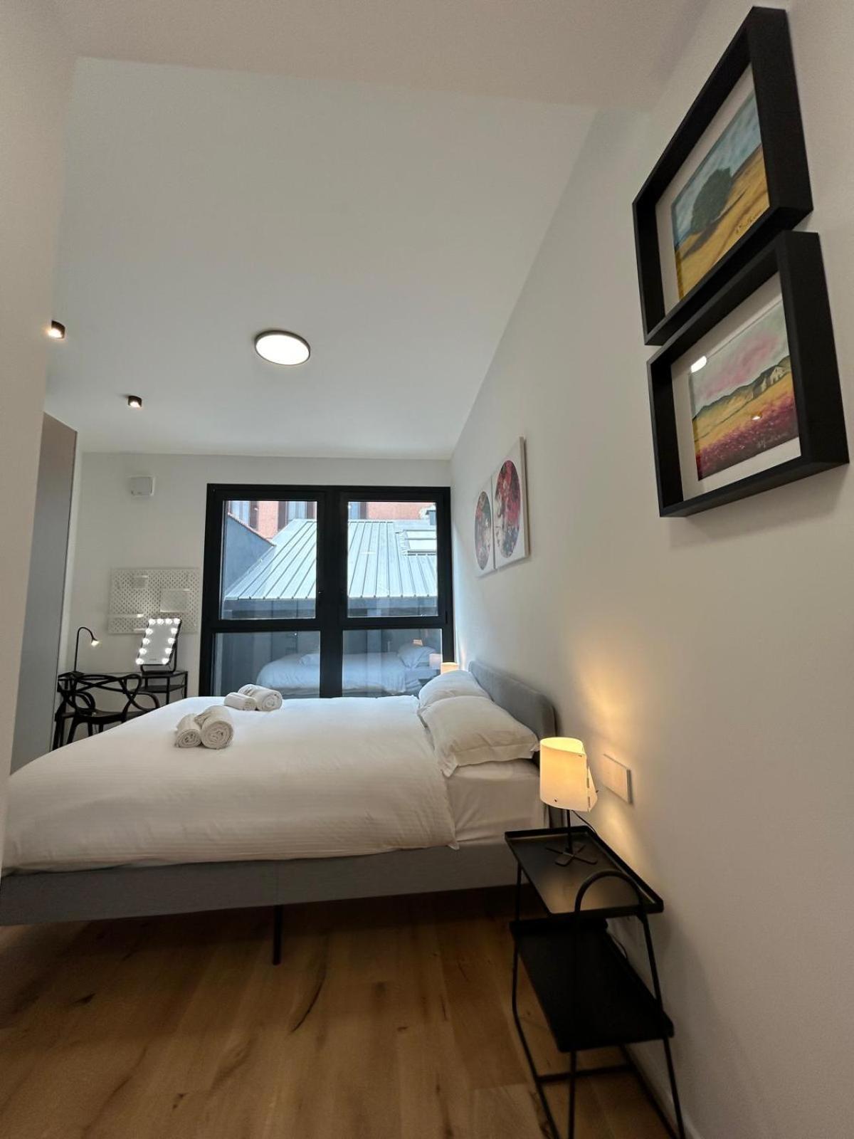 Kibilu Luxury Apt With Terrace, Isola District And Near Garibaldi Station Milan Exterior photo