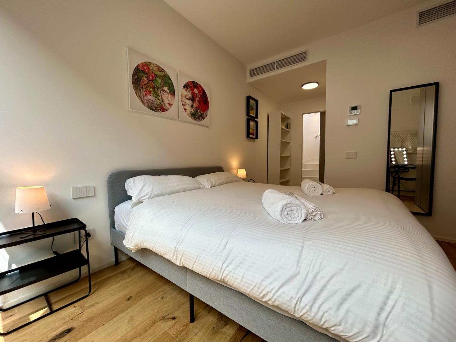 Kibilu Luxury Apt With Terrace, Isola District And Near Garibaldi Station Milan Exterior photo