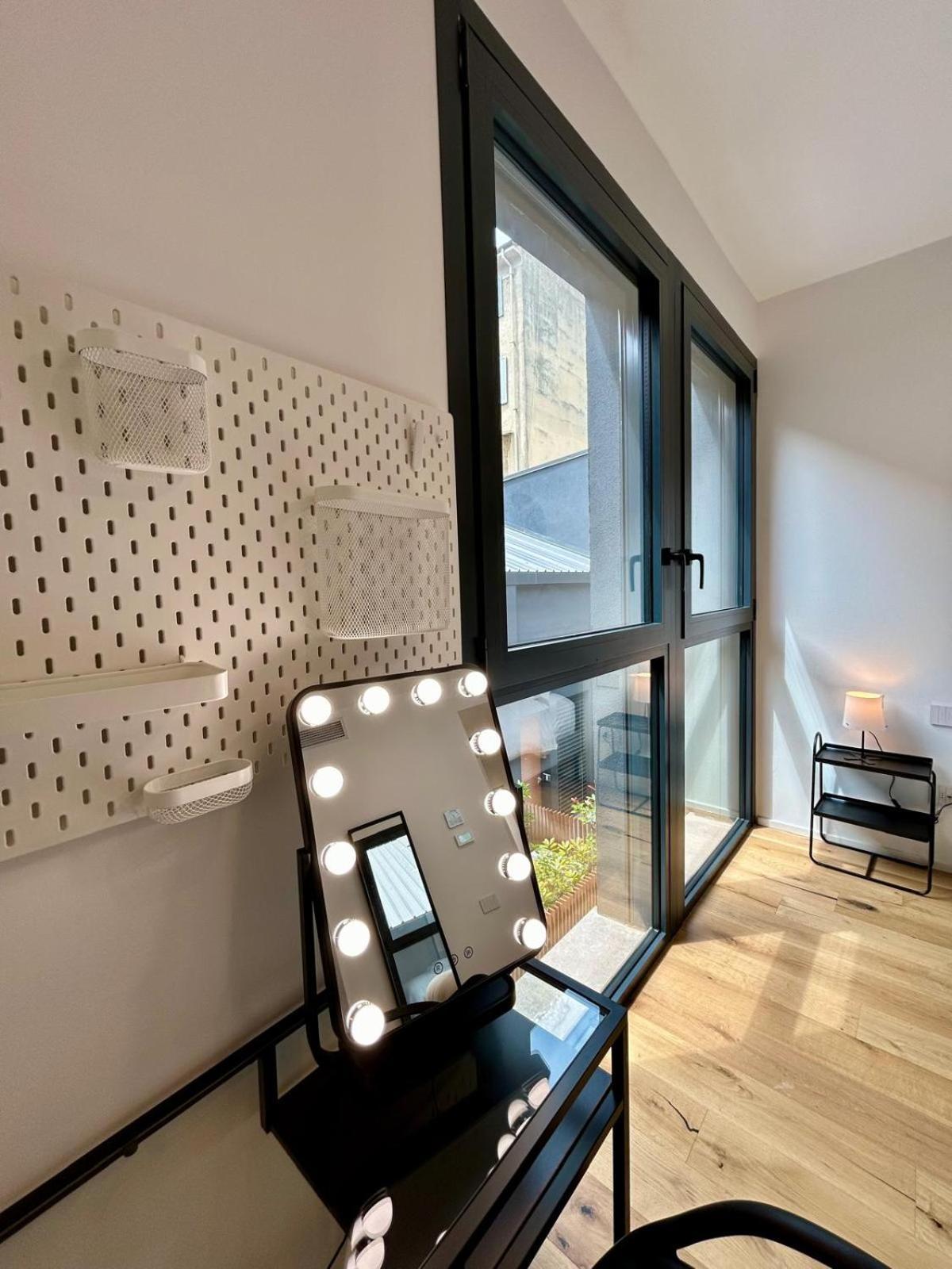 Kibilu Luxury Apt With Terrace, Isola District And Near Garibaldi Station Milan Exterior photo